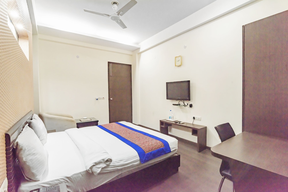 Royal Residence Huda City Centre