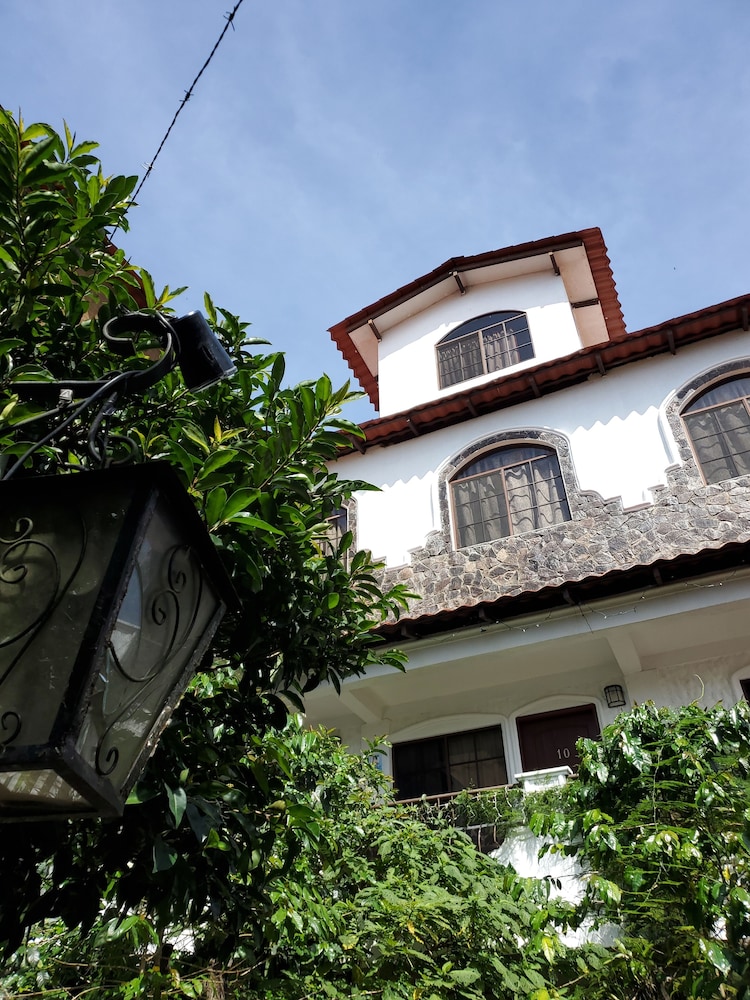 Hotel & Restaurant Fleur de Lis in Concepcion De Ataco, El Salvador