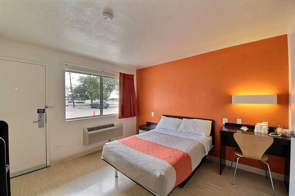 Motel 6 San Marcos TX - photo 10