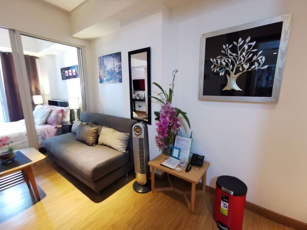 Azure Urban Resort Residences by MicasaAzure77 — hotel in Manila
