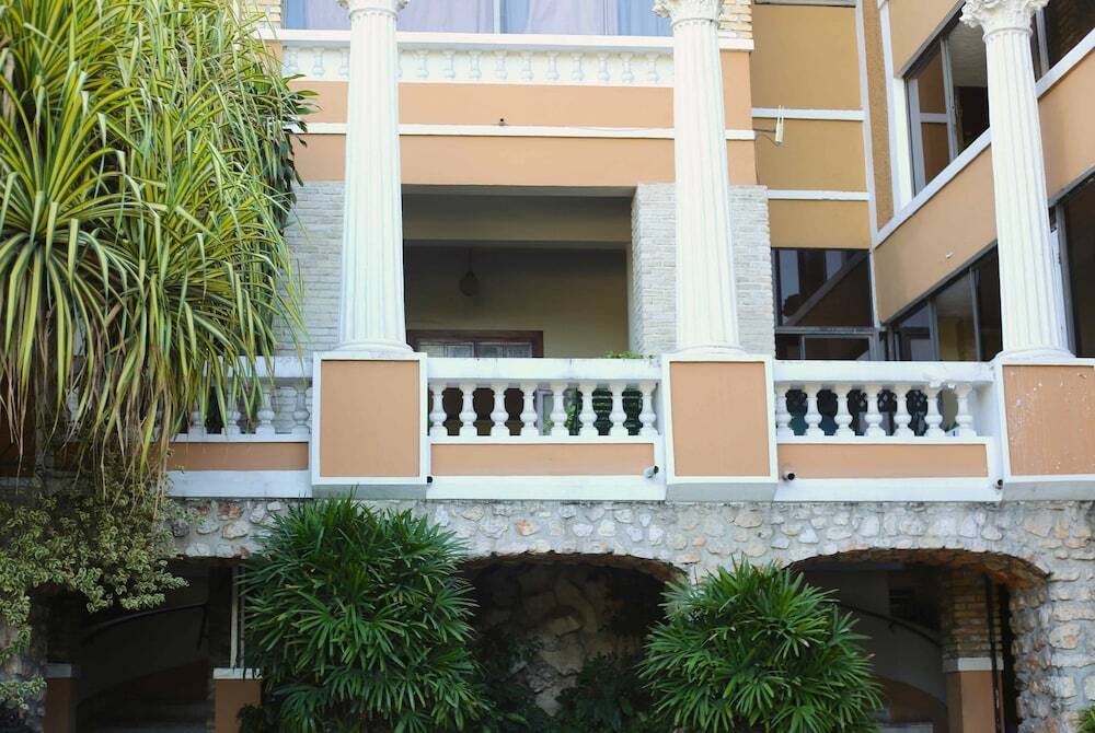 Prince Hotel — hotel in Port-Au-Prince