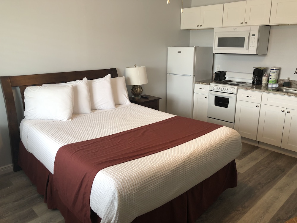 Beachgate CondoSuites & Motel - photo 15