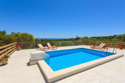Liuba Villas — 4-Star Luxury Hotel in Sikyon, Greece
