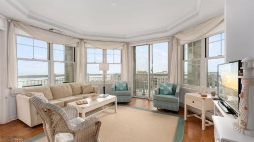 Residence 703 At The Grand — 4-Star Luxury Hotel in Wildwood, United States