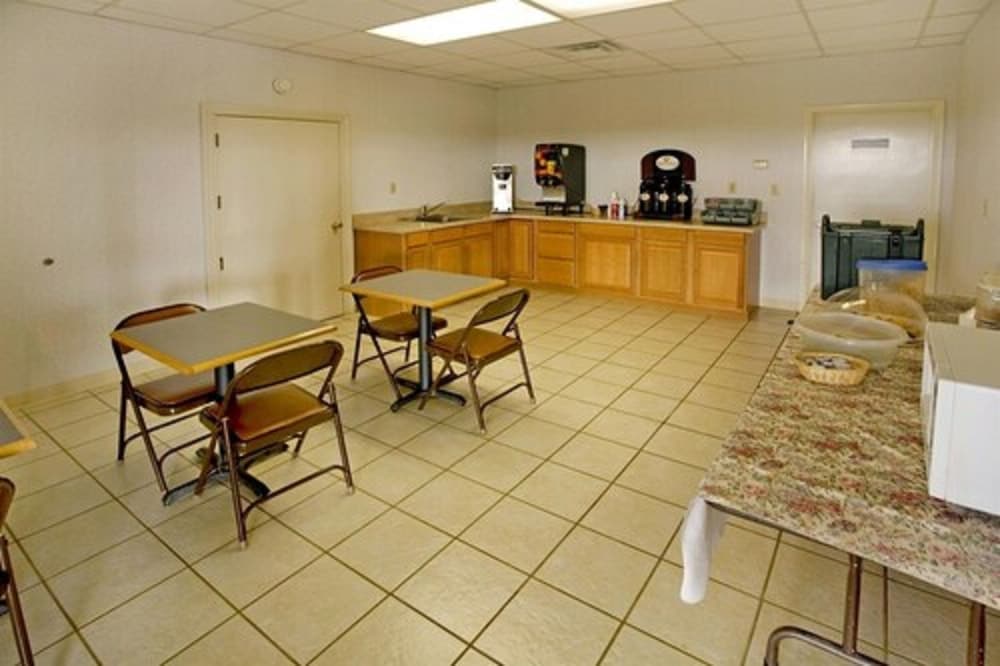 Extended Stay Suites Cookeville Tennessee Tech - photo 19