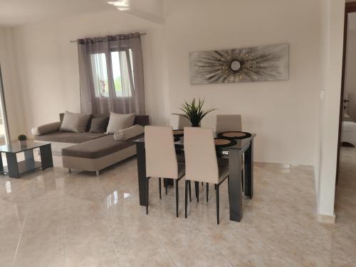 Villa Aurora — 4-Star Luxury Hotel in None, Greece