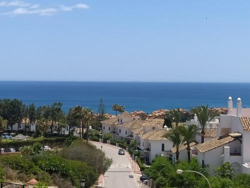 Large Duquesa Regents apt with spectacular sea views close to port and beach — 4-Star Luxury Hotel in Manilva, Spain