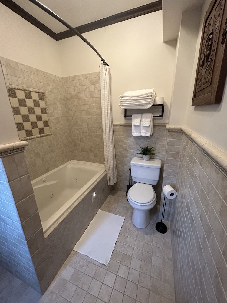 Hazeltine Boutique Hotel BnB - photo 16