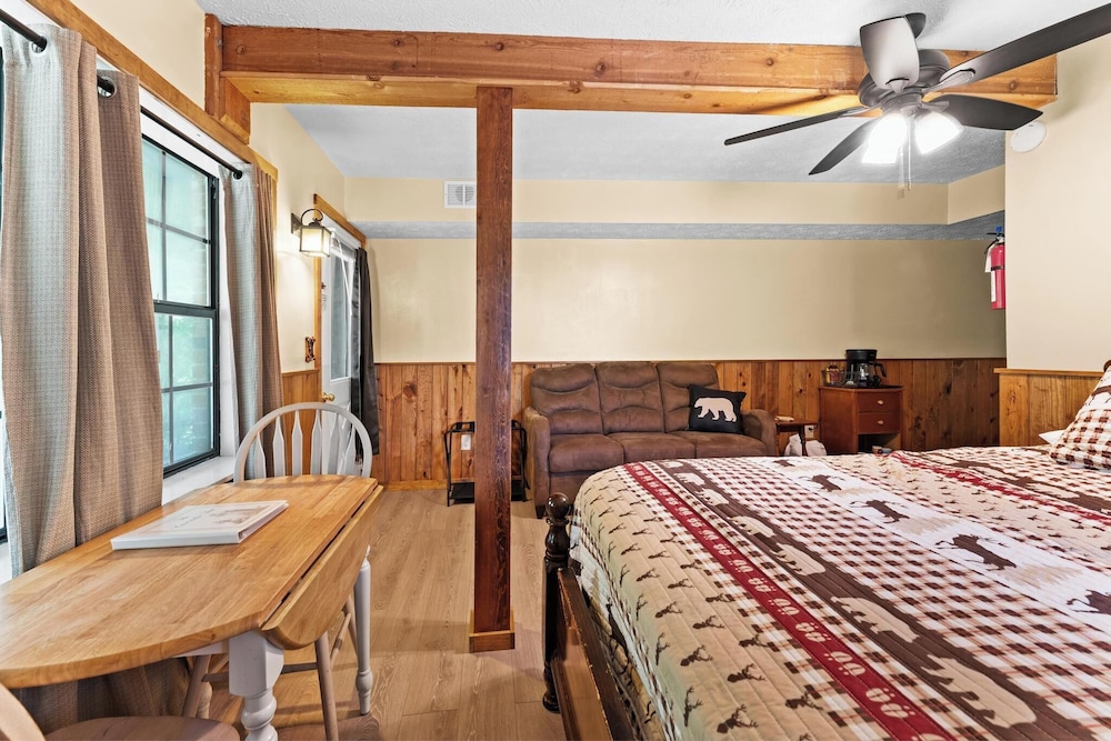 The Cascades Inn - photo 28