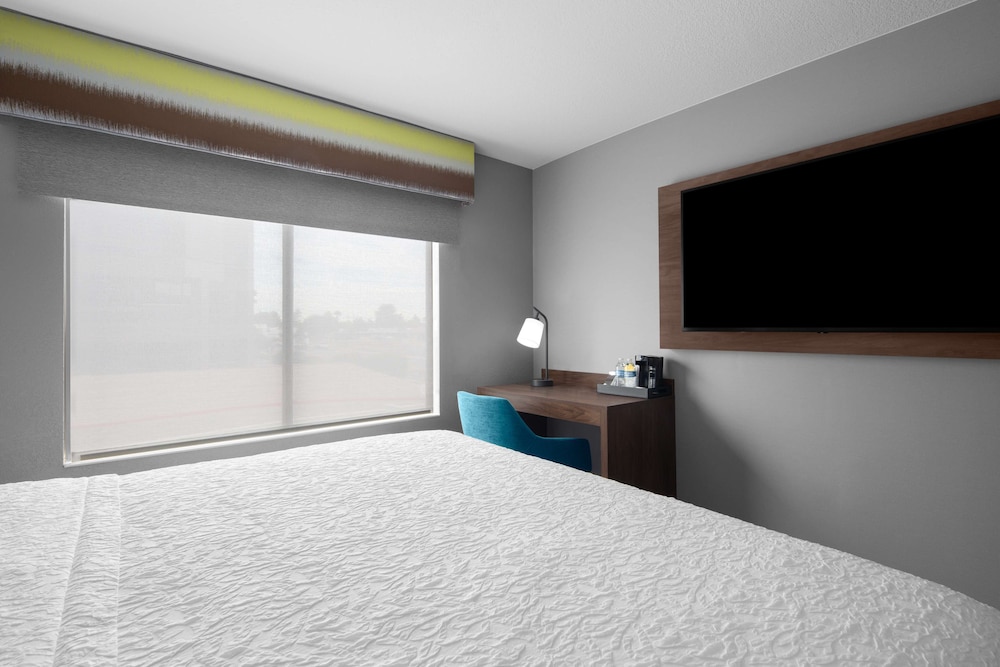 Hampton Inn Phoenix Biltmore - photo 9