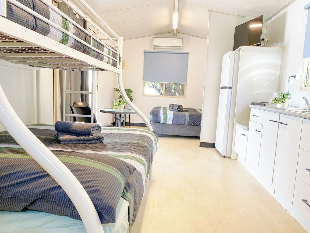 Aaok Moondarra Accommodation Village — Mount Isa