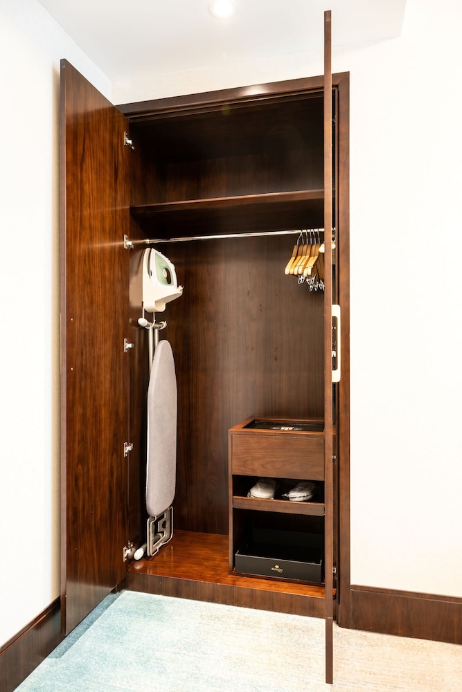 Blossom Hotel Houston Curio Collection by Hilton - photo 53