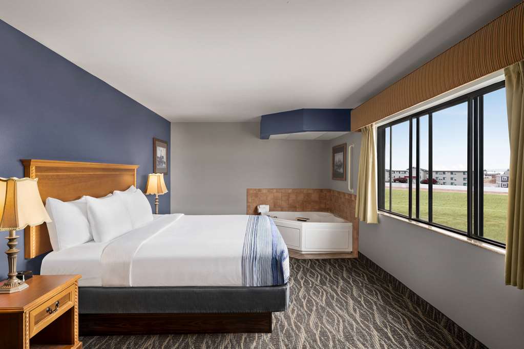 AmericInn by Wyndham Laramie Near University of Wyoming - photo 64