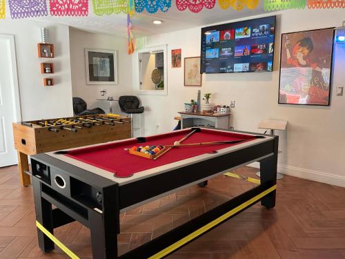 Spacious Ranch 7 min to beach airport Pet friend — 4-Star Luxury Hotel in Melbourne, United States