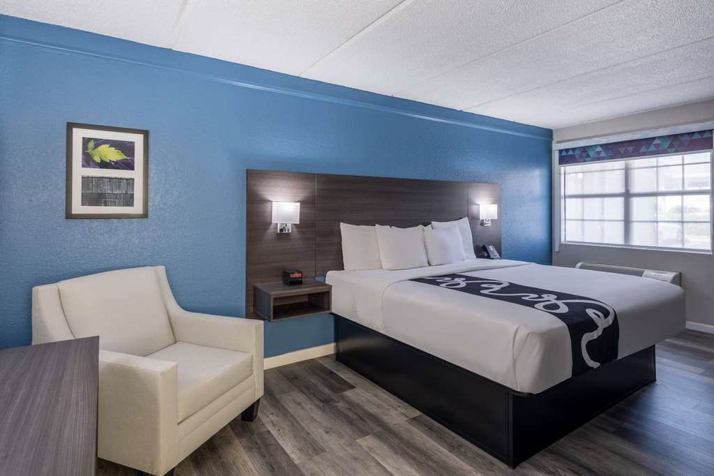La Quinta Inn by Wyndham Sacramento North - photo 12