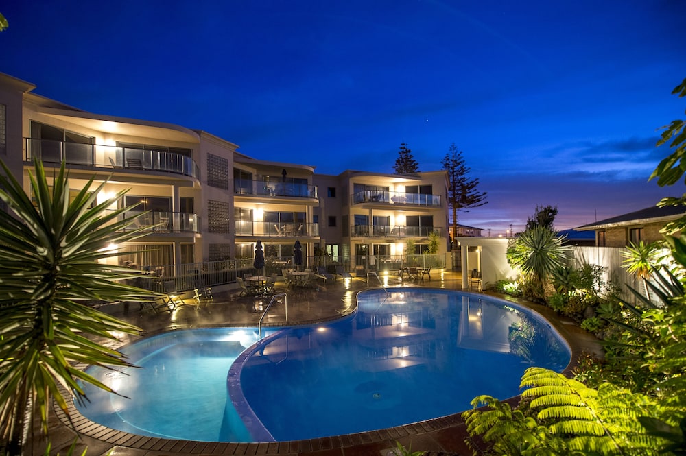 The Reef Beachfront Apartments — 5-Star Luxury Hotel in Tauranga, New Zealand