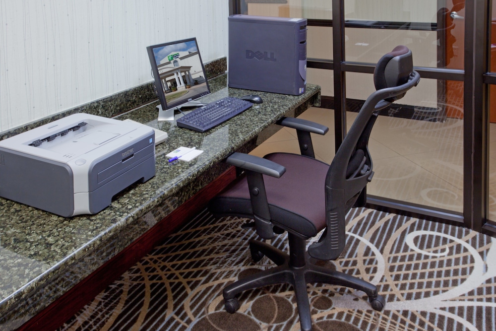 Holiday Inn Express & Suites College Station by IHG - photo 44