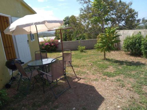 Hummingbird Hill Villa — Discovery Bay — photo 3
