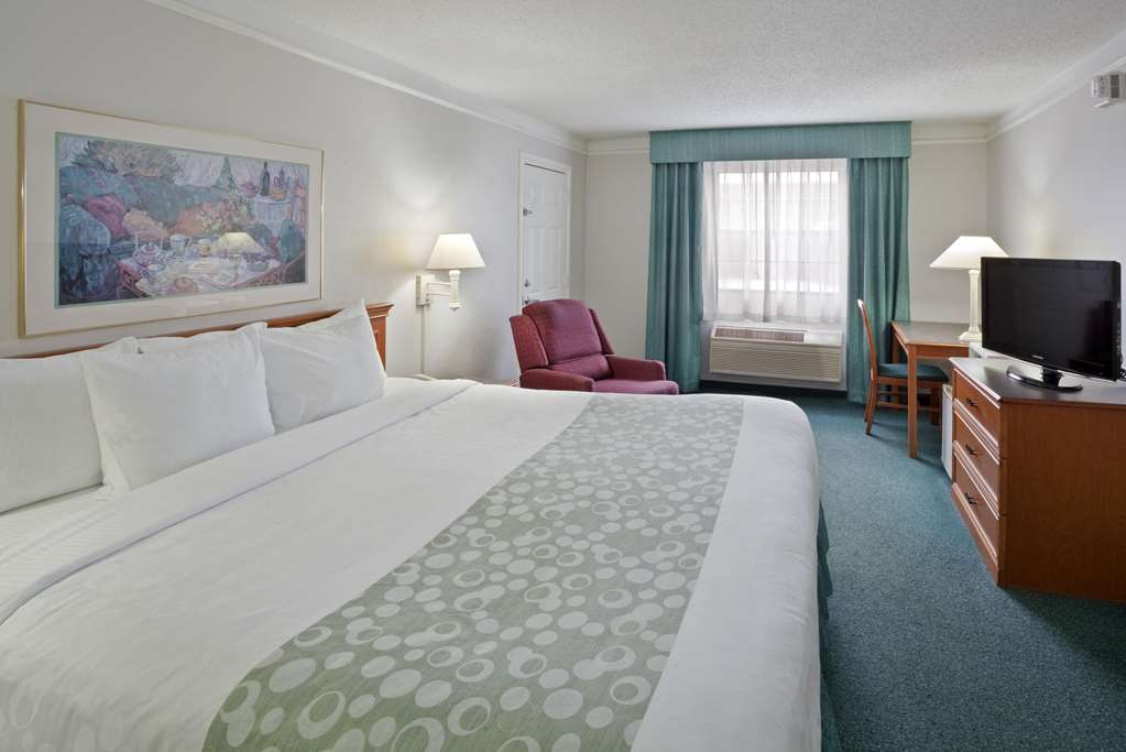 La Quinta Inn by Wyndham Omaha West - photo 12