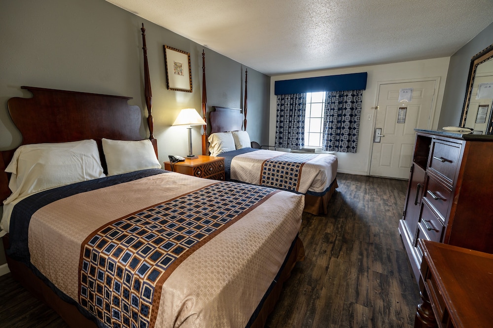 American Inn & Suites Russellville - photo 4