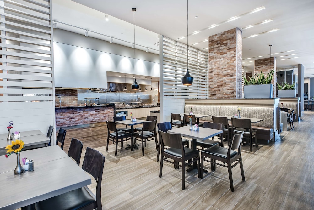 Embassy Suites by Hilton College Station TX - photo 22