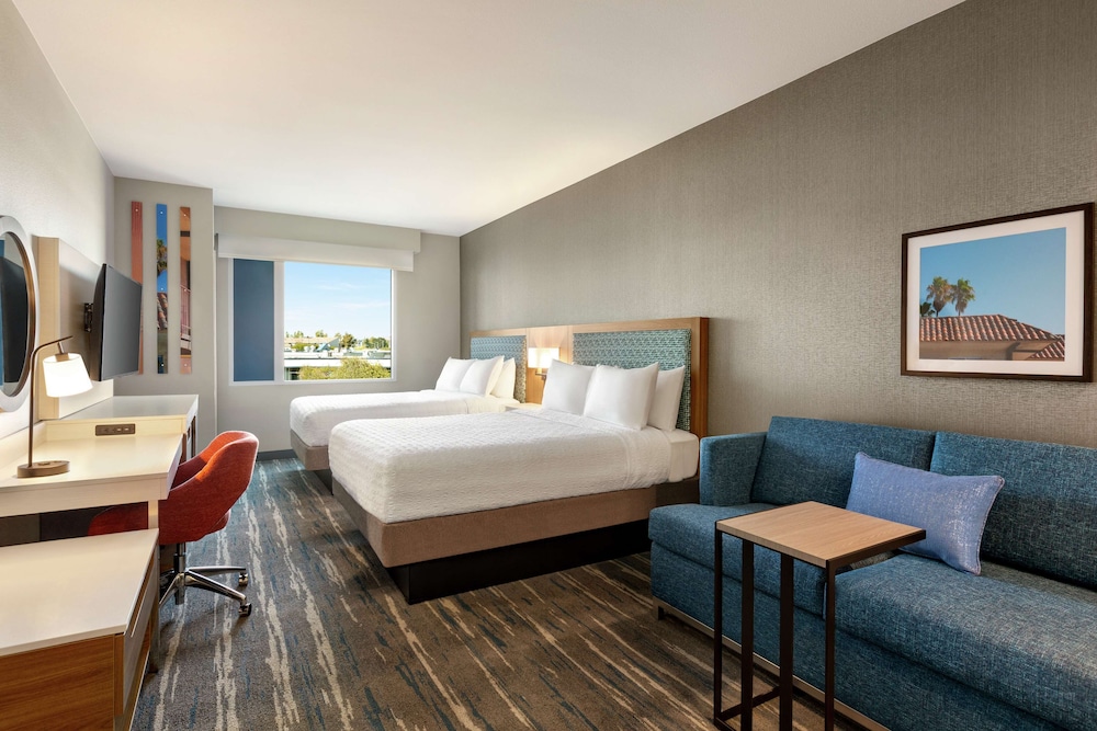 Hampton Inn & Suites San Mateo San Francisco Airport - photo 15