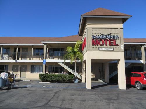 Sandpiper Motel - carbon neutral hotel in Costa Mesa