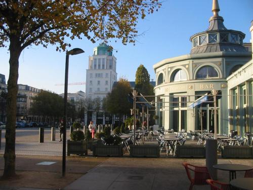 Le Charleston — hotel in Chessy