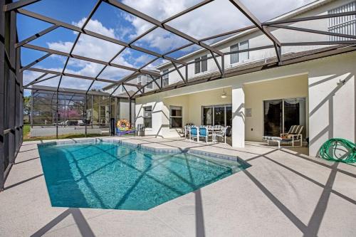 #447 Beautiful spacious villa with sunny private pool overlooking conservation land — 4-Star Luxury Hotel in Davenport, United States