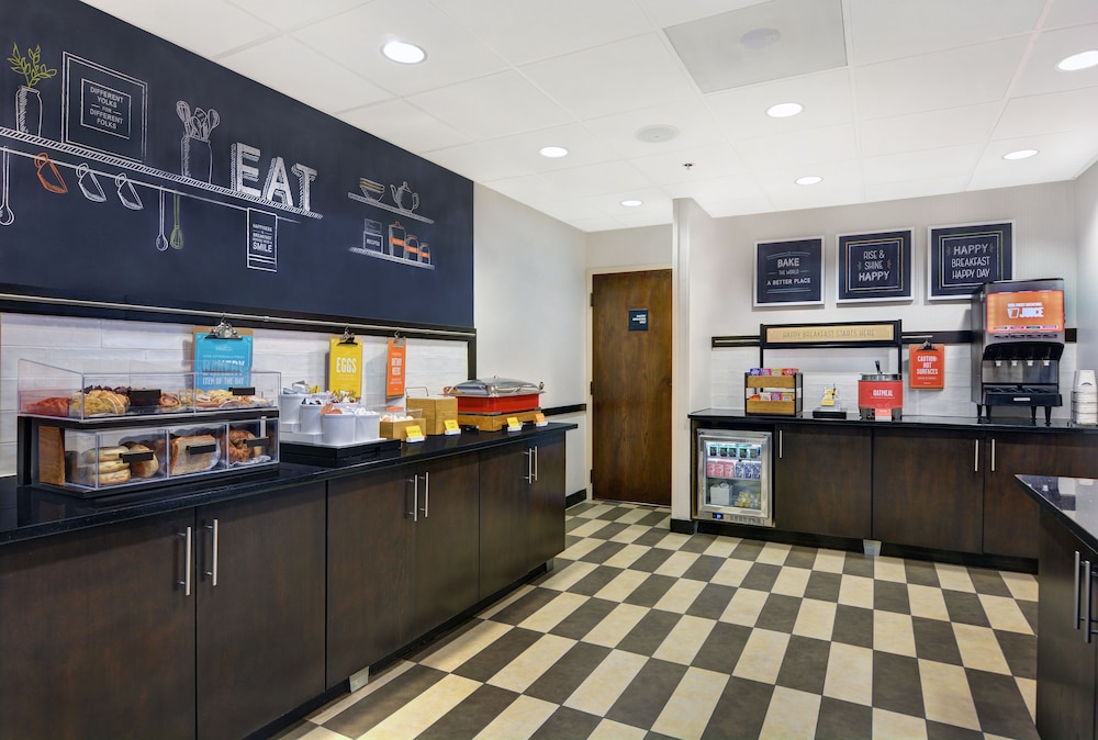 Hampton Inn Kansas City Overland Park - photo 41