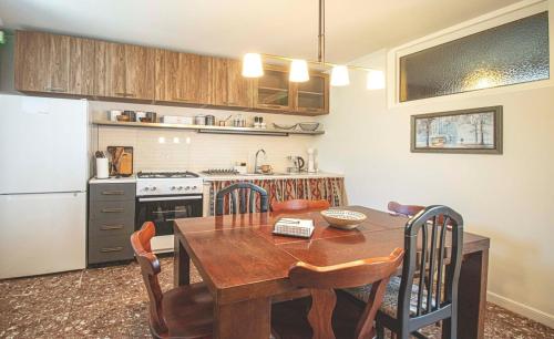 Charming 1BR Apartment with Balcony By Wehost
