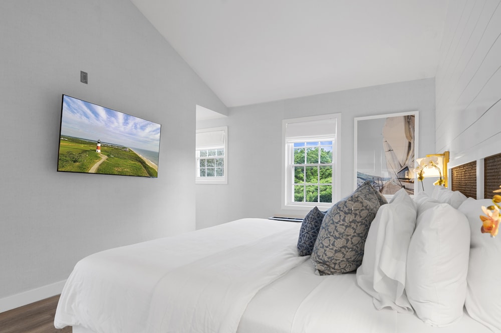Nantucket Inn - photo 12