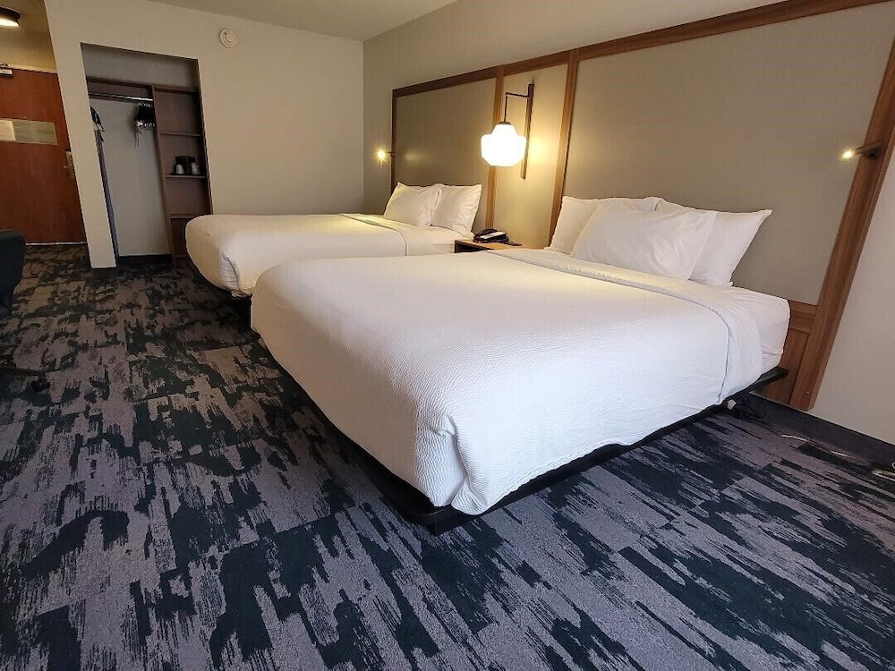 Fairfield Inn & Suites by Marriott Fort Wayne - photo 12