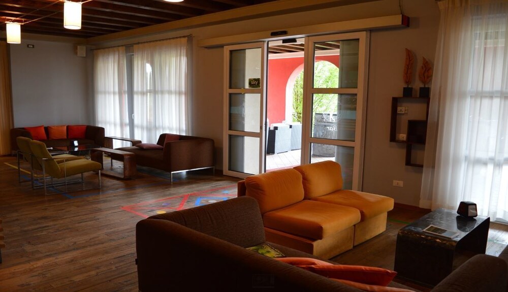 Golf Valcurone pet-friendly hotel Momperone
