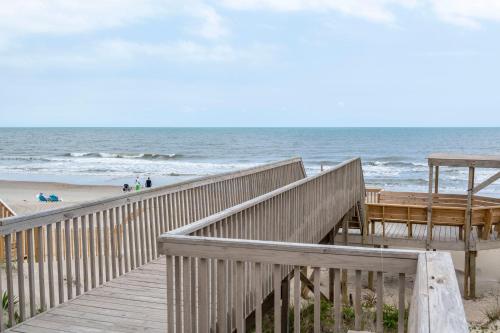 Wahoo by Oak Island Accommodations - photo 13