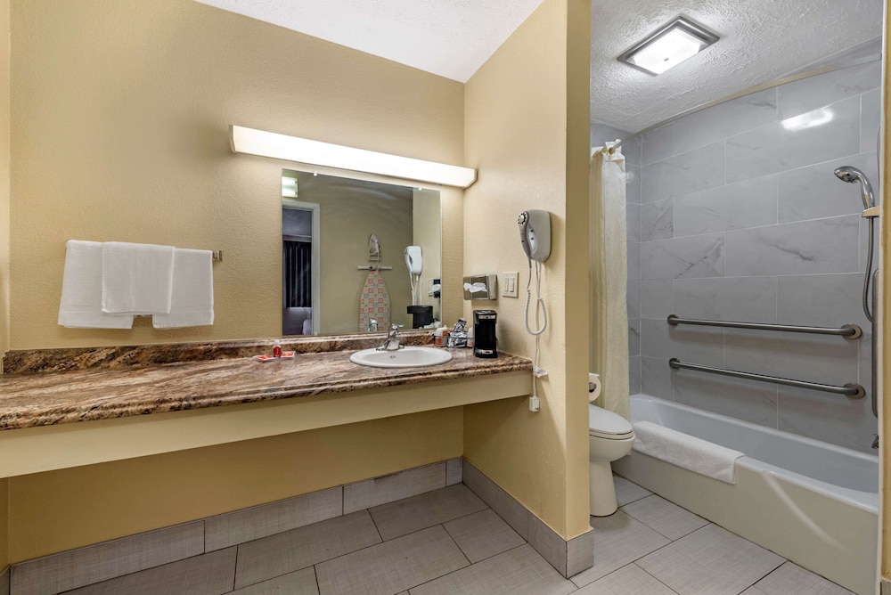 Econo Lodge Erlanger Cincinnati Airport - photo 19