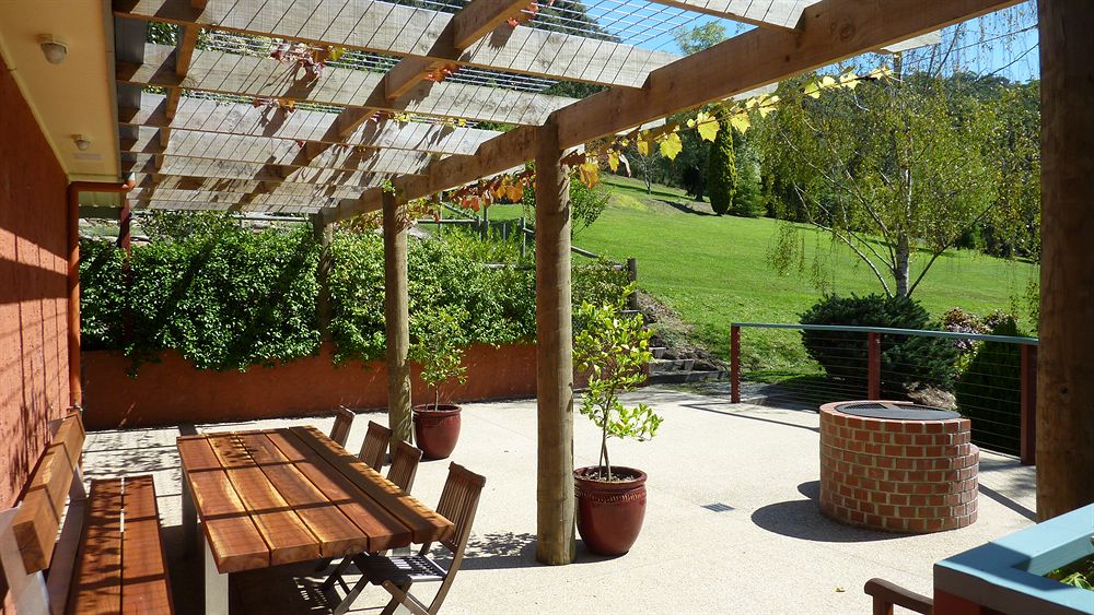 Mast Gully Gardens Bed & Breakfast — 4-Star Luxury Hotel in Upwey, Australia