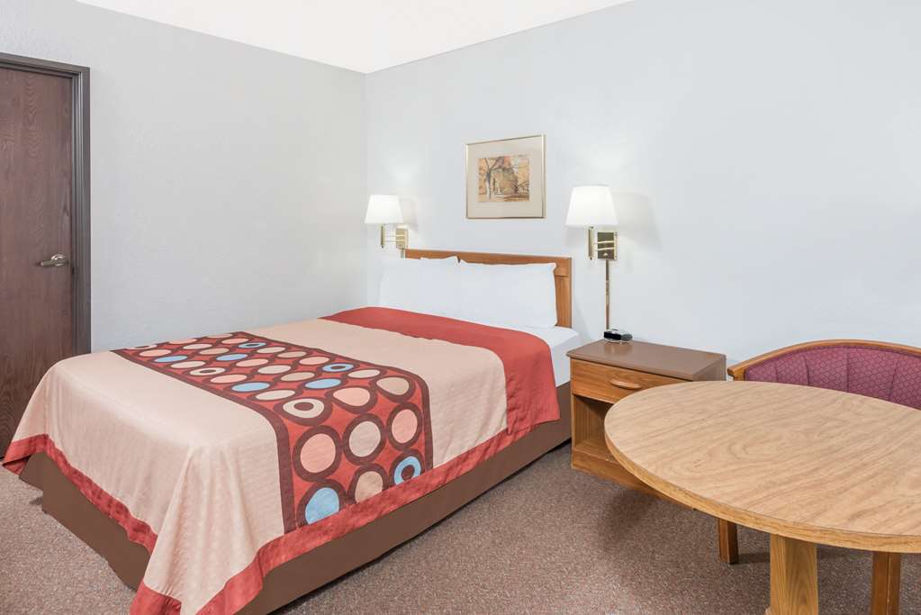 Super 8 by Wyndham Newcomerstown - photo 10