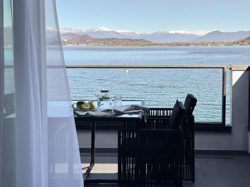 Aquavista Residence Lake & Poolside Vacation Homes — 4-Star Luxury Hotel in Castelletto Sopra Ticino, Italy