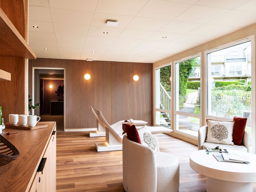 Mercure Omaha Beach Hotel — hotel in Port-En-Bessin-Huppain
