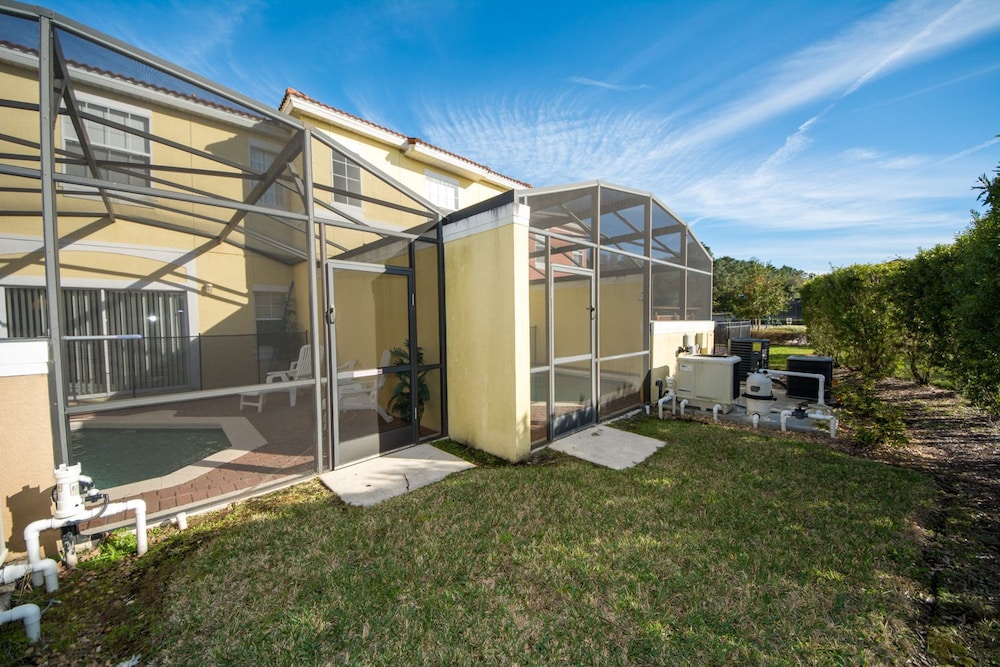 Bella Vida Resort by Home 2U - photo 218