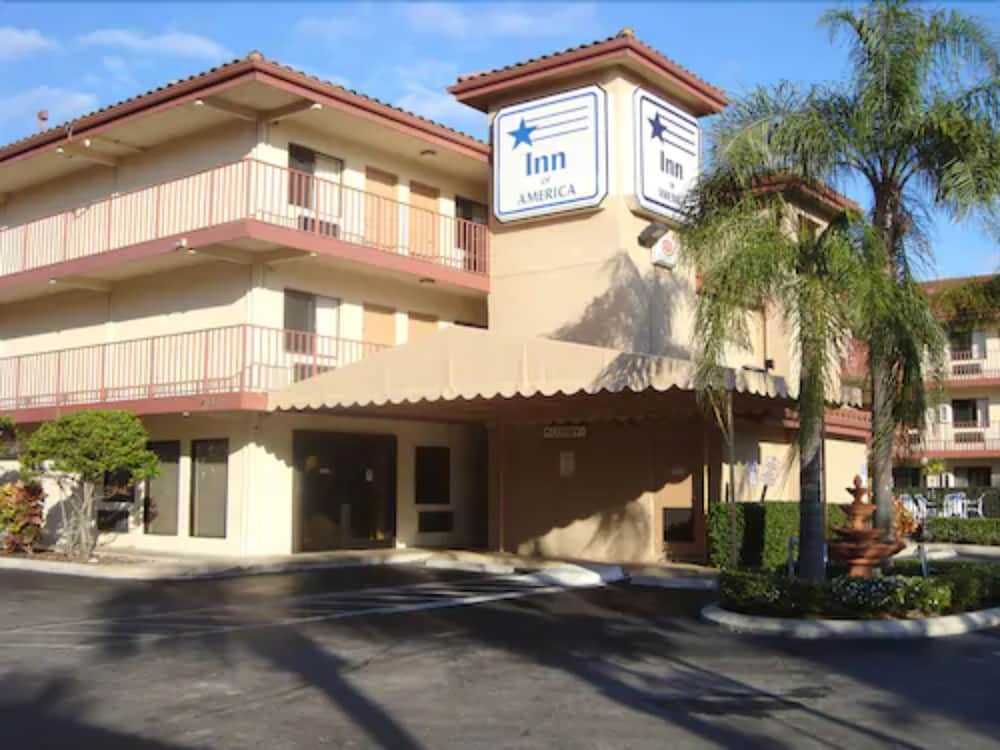 Inn of America Palm Beach Gardens - photo 17