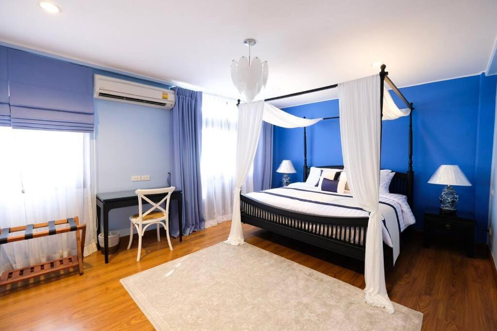 Baan Khun Nai Thonglor Luxury Thai Villa