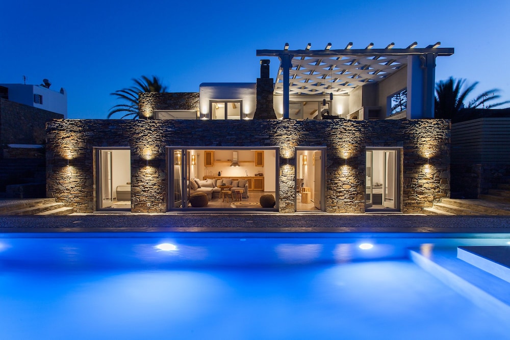 Myconian Platinum Villas — 4-Star Luxury Hotel in Mykonos, Greece