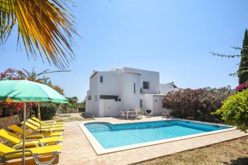 Casa Bubbel — 4-Star Luxury Hotel in Carvoeiro, Portugal
