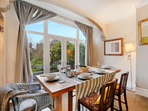 Spacious 5Bed House in South Manchester Pass the Keys — 4-Star Luxury Hotel in Manchester, United Kingdom