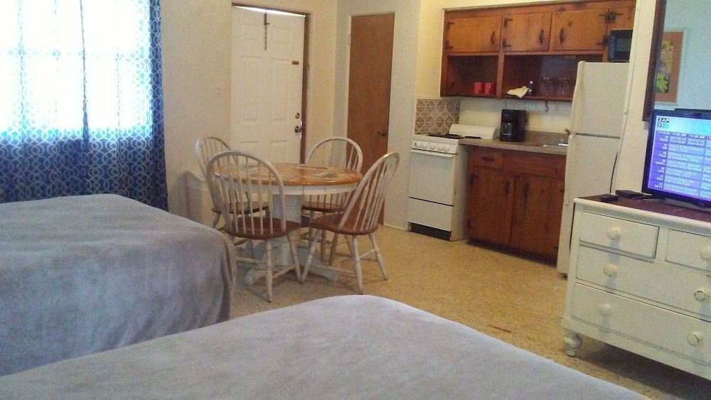 Ocean Crest Motel - photo 4