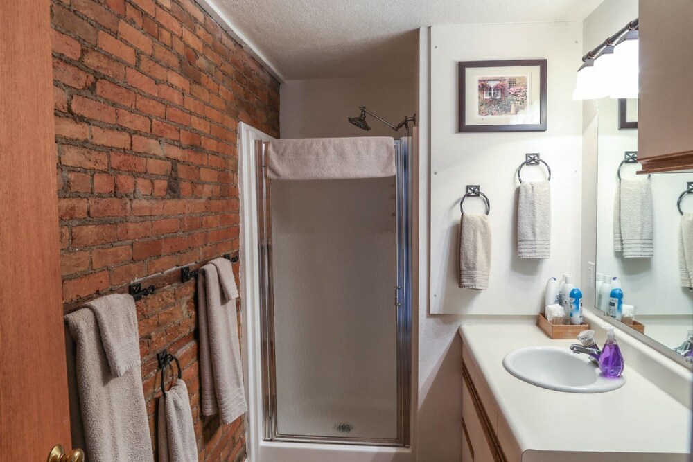 Bozeman Atelier Above Main Street - photo 6