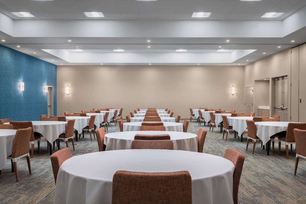 Hilton Garden Inn Great Falls - photo 74