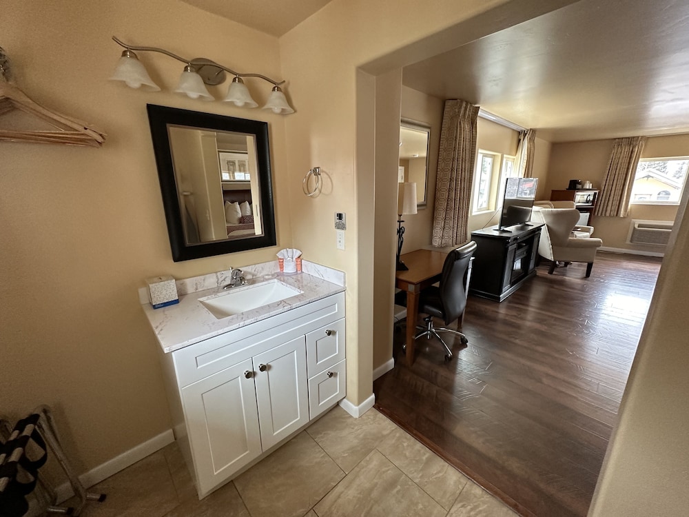 Abram Inn & Suites - photo 28